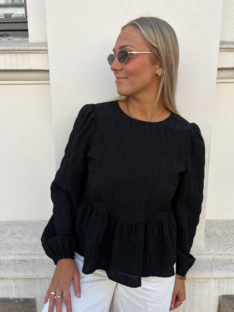VMERMA Top - Black